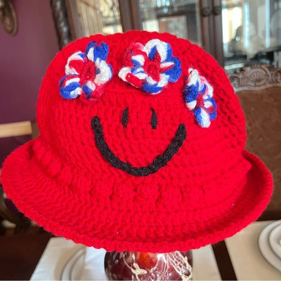 Handmade 4th‎ of July Women’s Red White & Blue Crochet Bucket Hat Size:21-22 - Picture 1 of 11